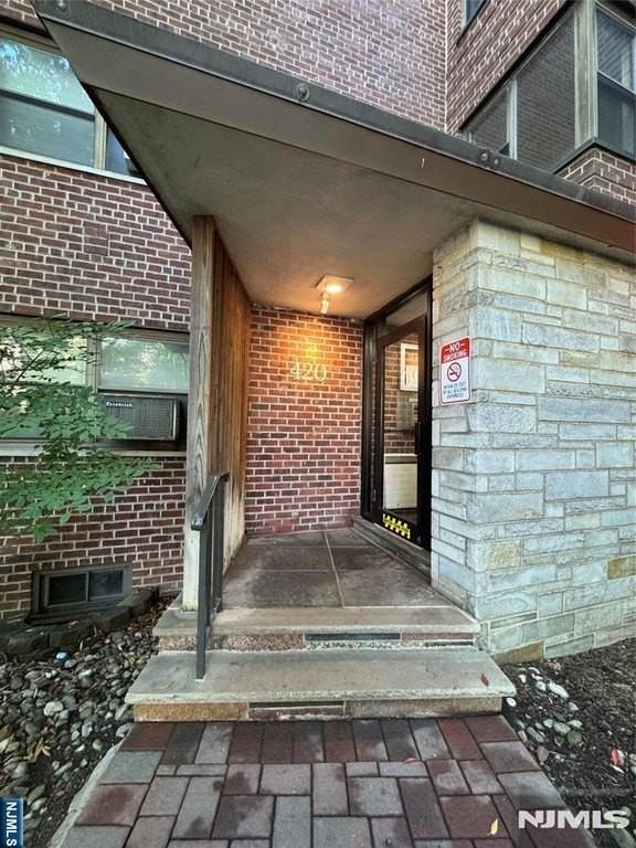 420 Park Pl #5C - Photo 3 of 14