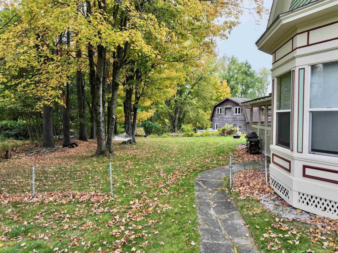 33 Elm St - Photo 6 of 33
