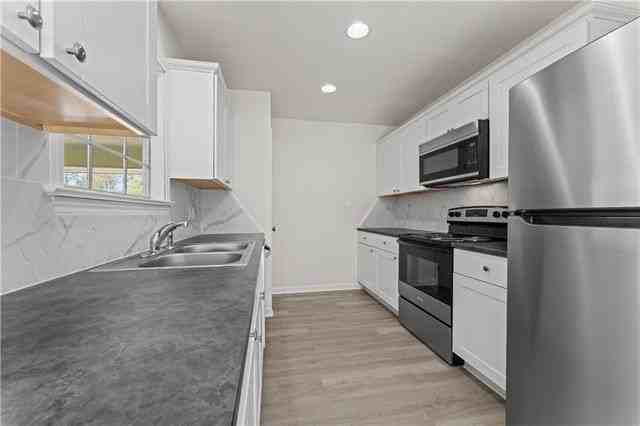 219 Wildwood Dr - Photo 6 of 17