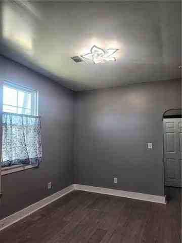 2437 Bartholomew St - Photo 5 of 14
