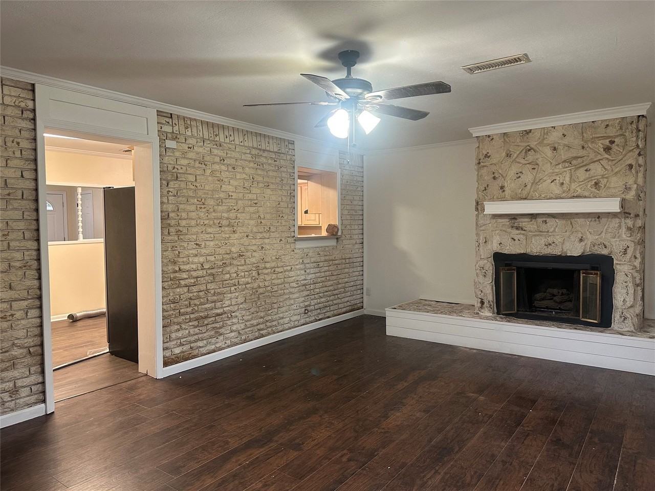 1202 Violet Ave - Photo 4 of 15
