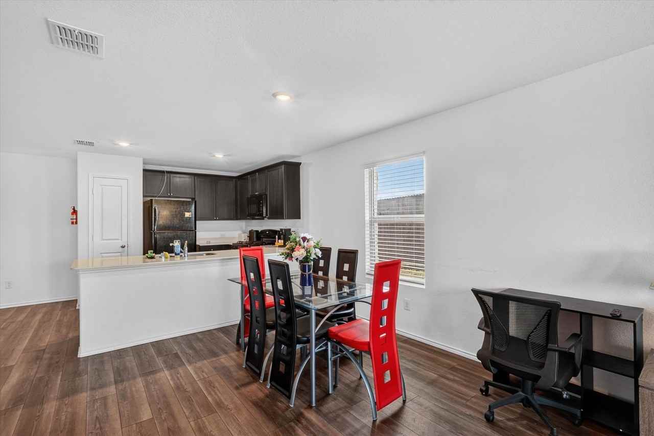 1210 Wildflower St - Photo 6 of 20