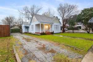 featured image of 3317 W 5th St