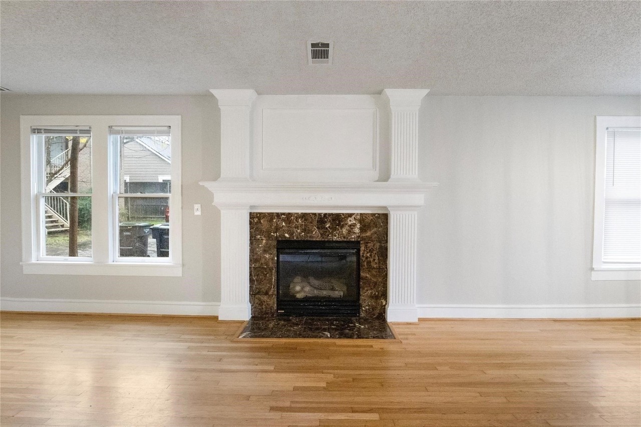3317 W 5th St - Photo 4 of 26