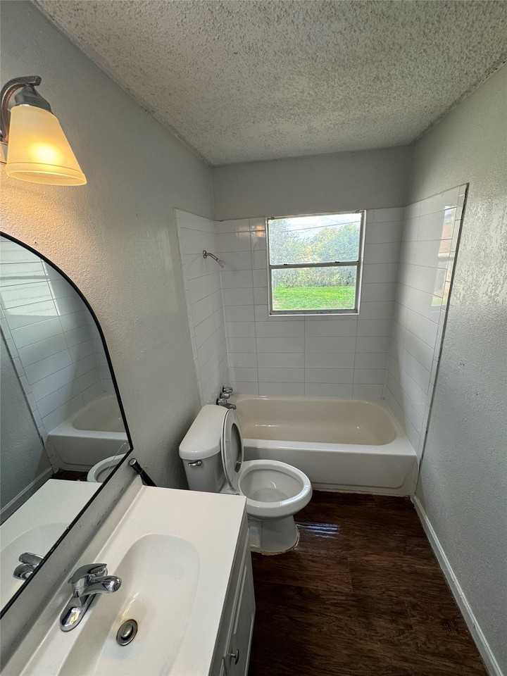 1311 E Inwood Dr - Photo 2 of 10