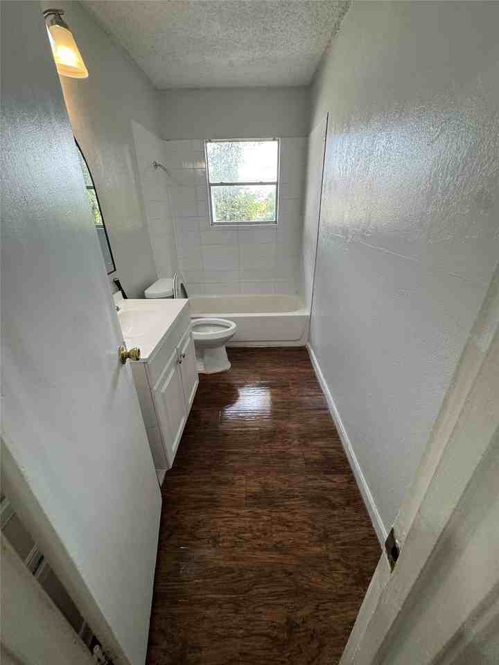 1311 E Inwood Dr - Photo 3 of 10