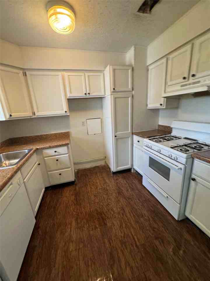 1311 E Inwood Dr - Photo 6 of 10