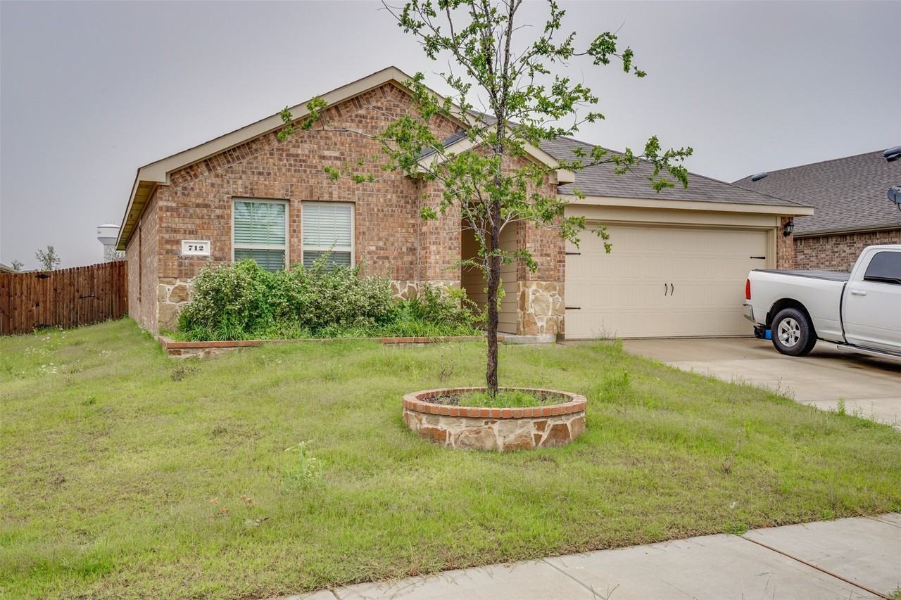 712 Cottonwood Way - Photo 2 of 27
