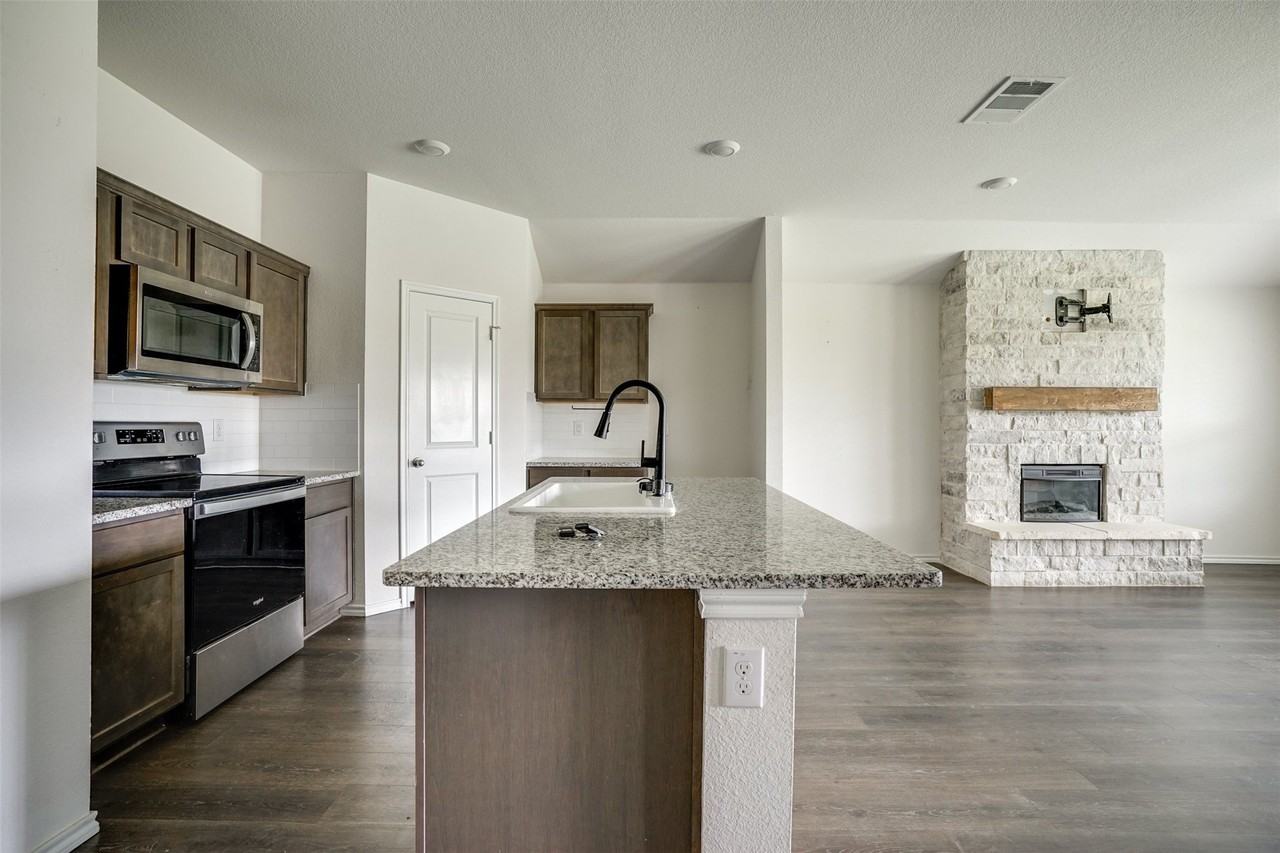 712 Cottonwood Way - Photo 4 of 27