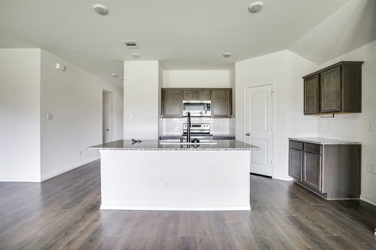 712 Cottonwood Way - Photo 6 of 27