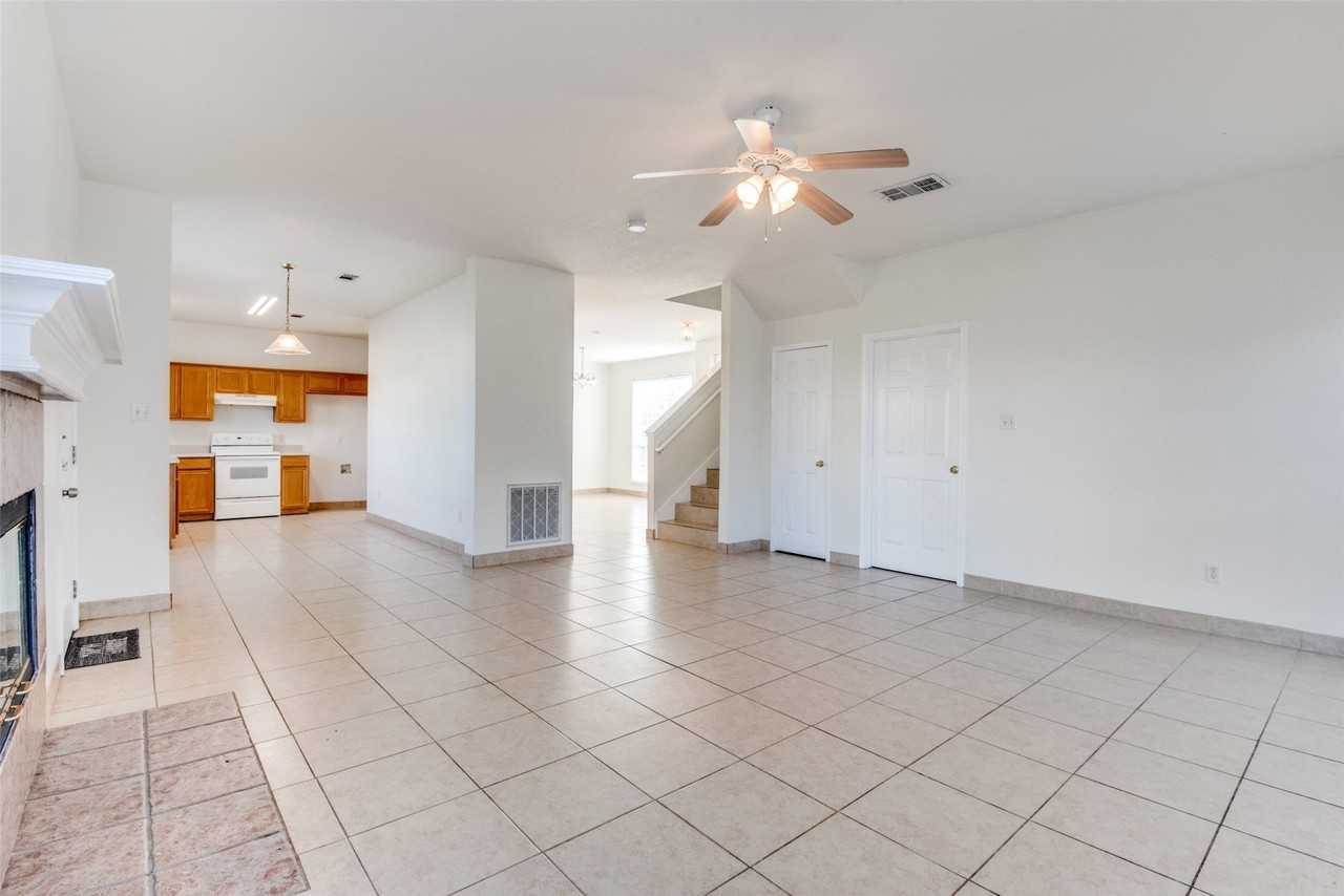 5329 Raven Row - Photo 4 of 12