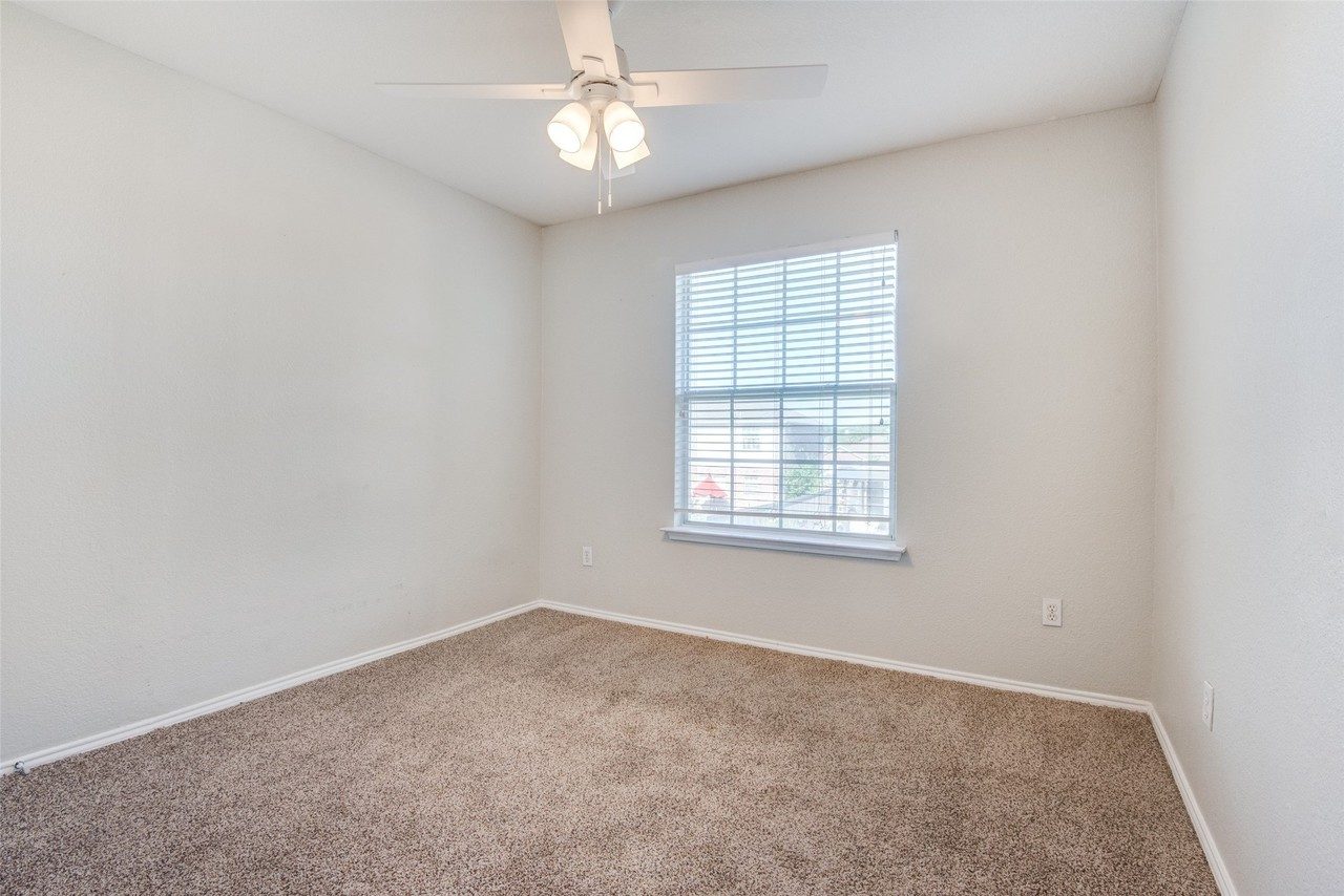 5329 Raven Row - Photo 7 of 12