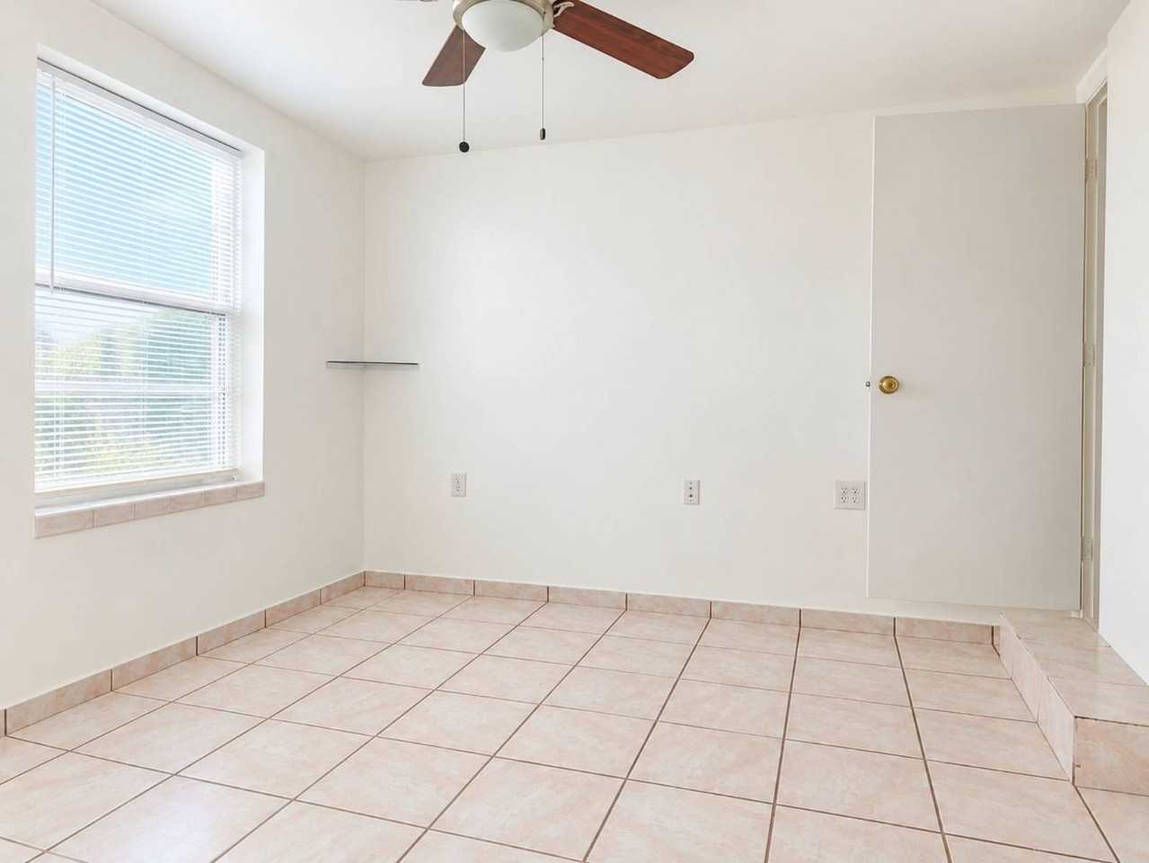9430 Haitian Dr - Photo 2 of 6