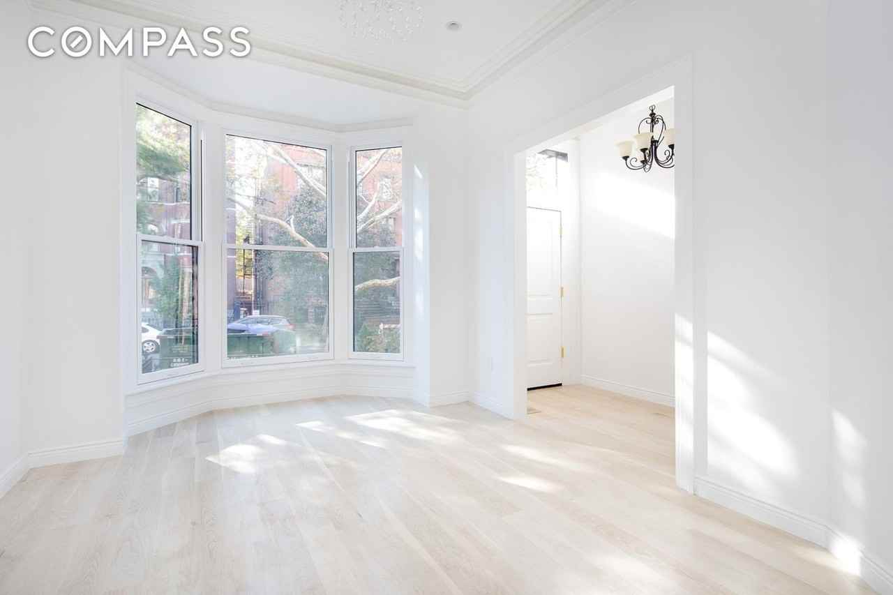 137 Milton St #TH - Photo 4 of 12