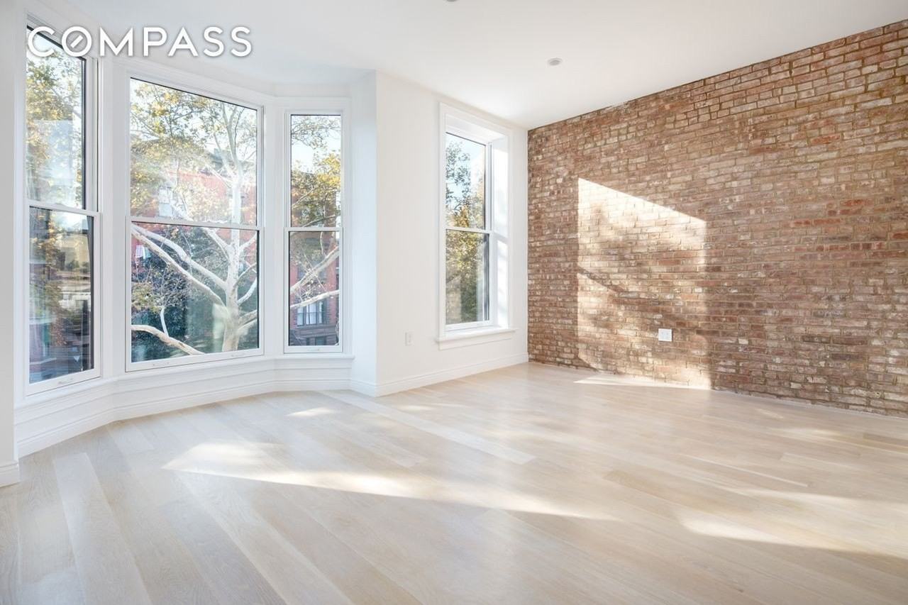 137 Milton St #TH - Photo 6 of 12
