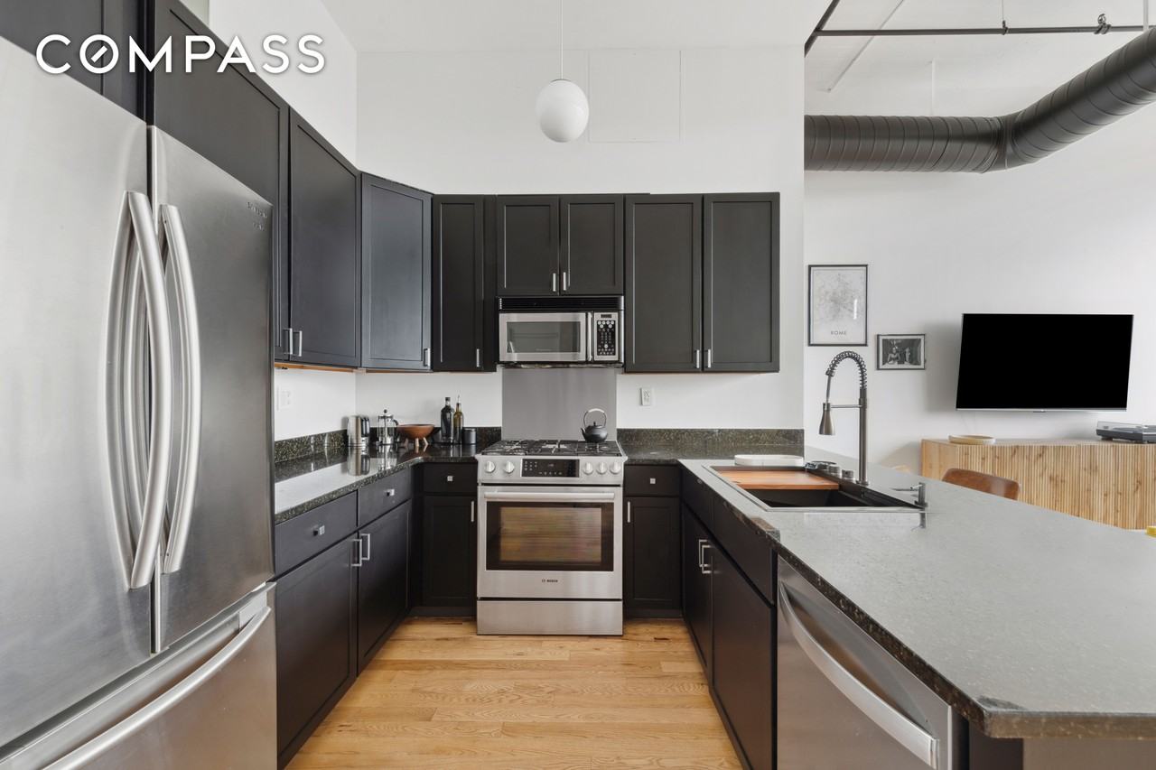 689 Myrtle Ave #5D - Photo 2 of 6