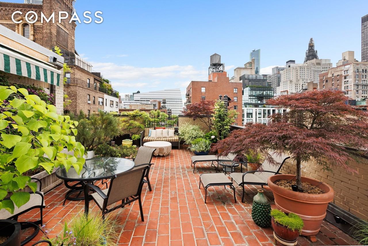 137 E 28th St #2D - Photo 7 of 8