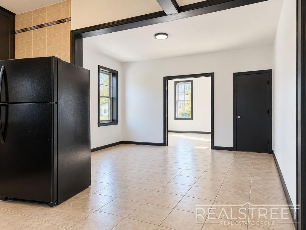 169 Irving Ave #2L - Photo 2 of 15