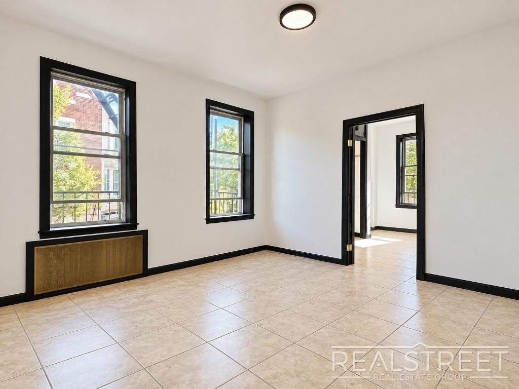 169 Irving Ave #2L - Photo 4 of 15