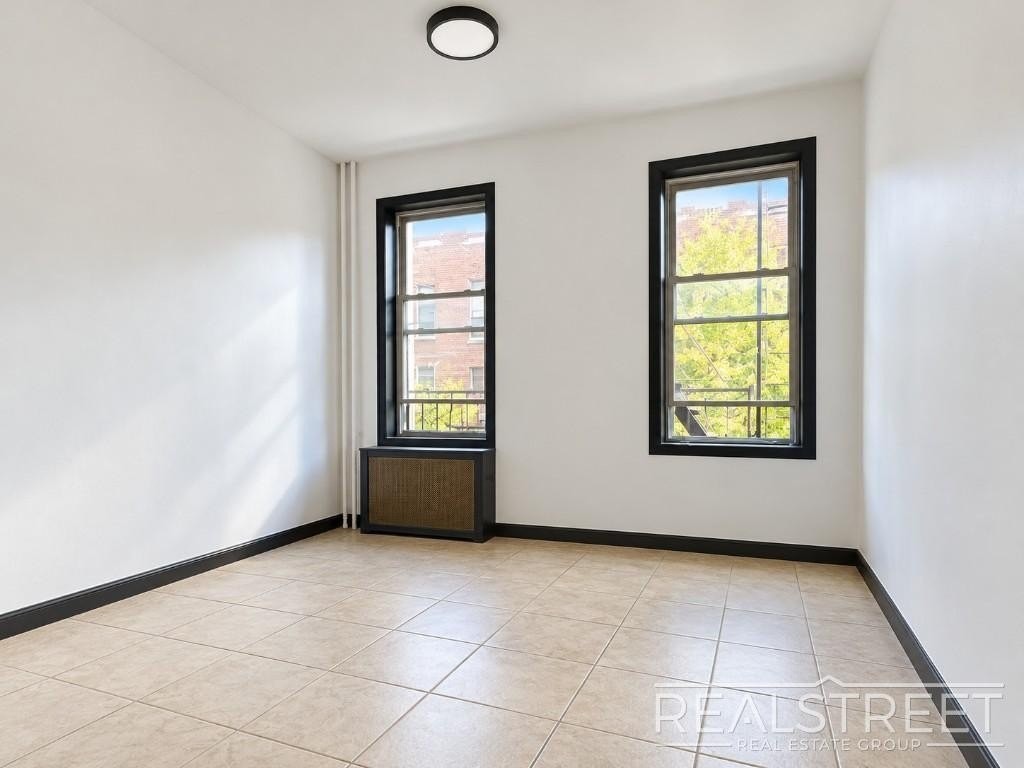 169 Irving Ave #2L - Photo 5 of 15