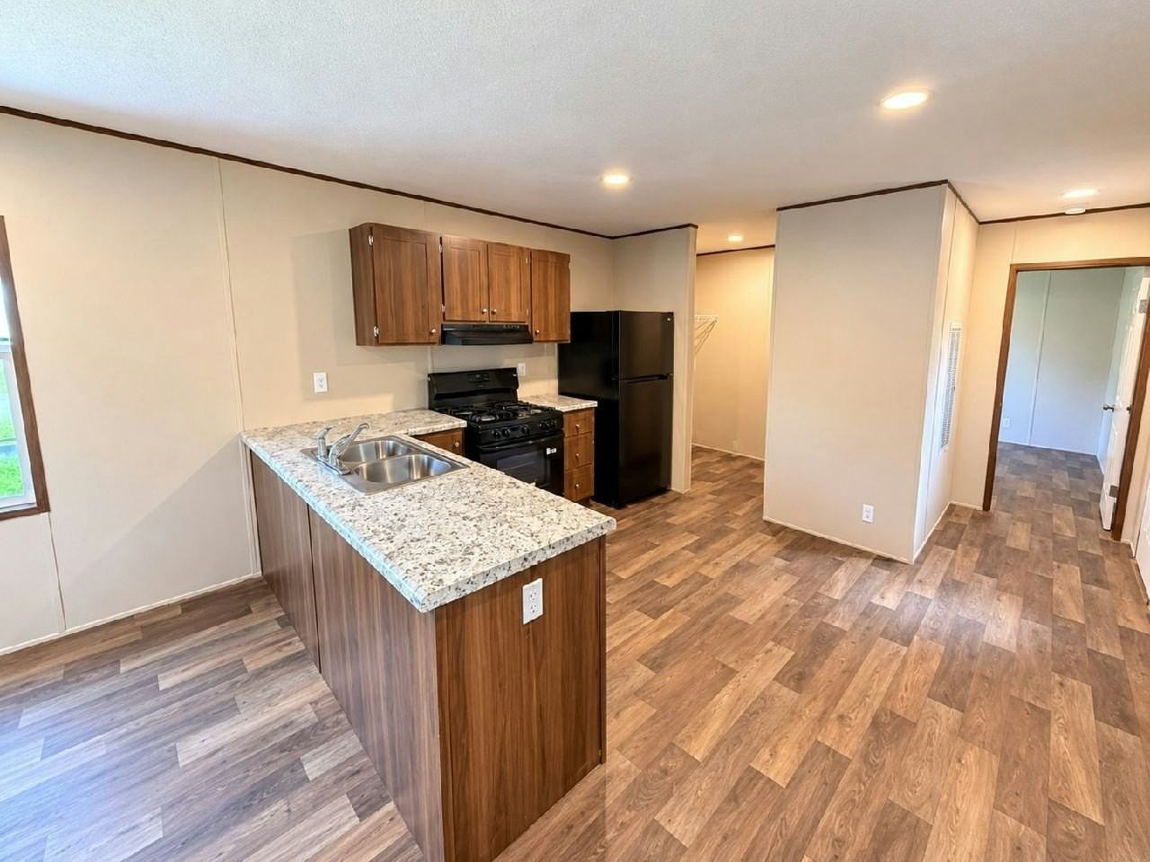 76 Tower Manor Cir E #76 - Photo 3 of 16