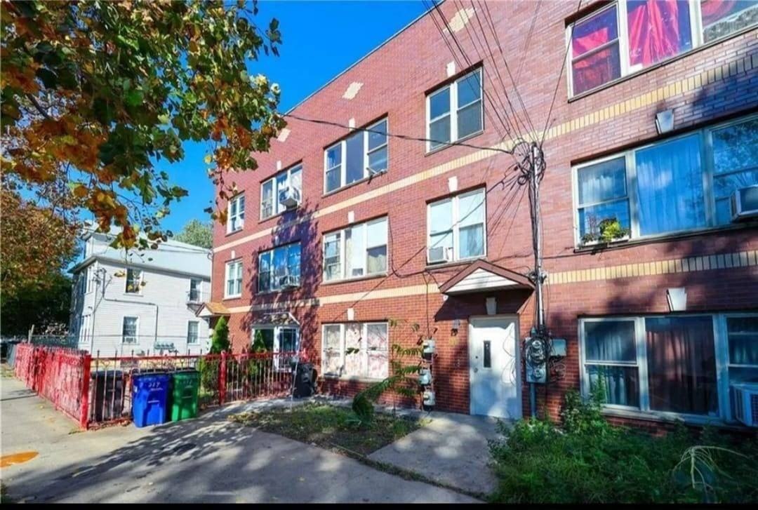 517 Milford St #1 - Photo 2 of 12