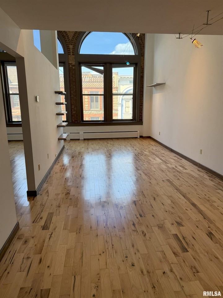 226 S 6th St #3A - Photo 5 of 8
