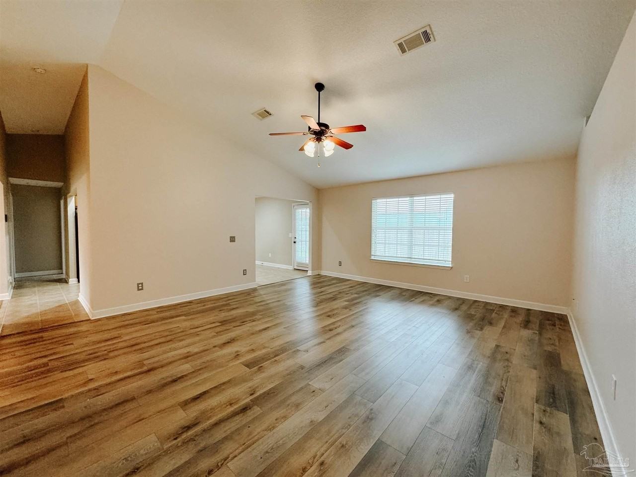 1240 Benning Pl - Photo 5 of 21