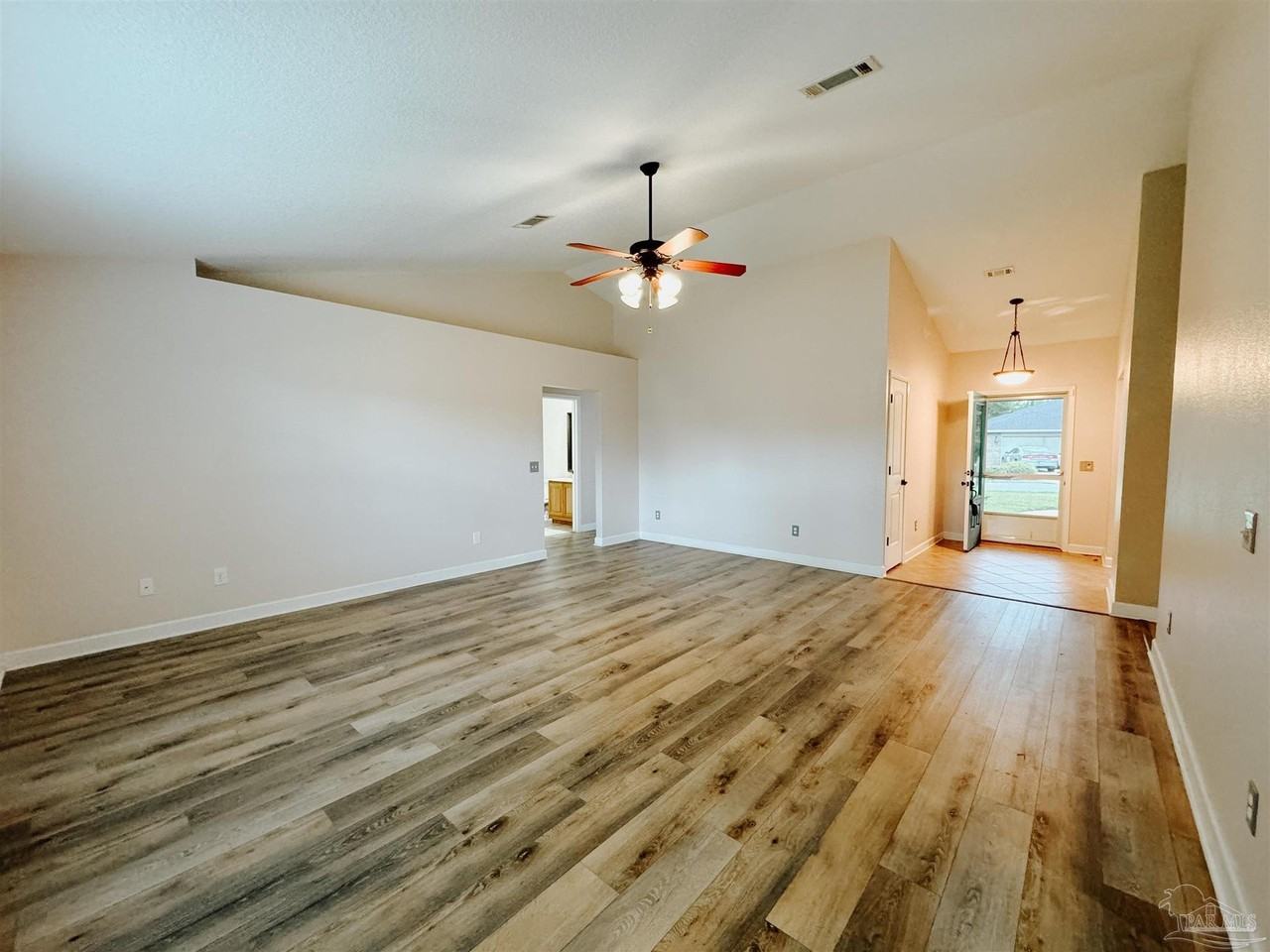 1240 Benning Pl - Photo 6 of 21