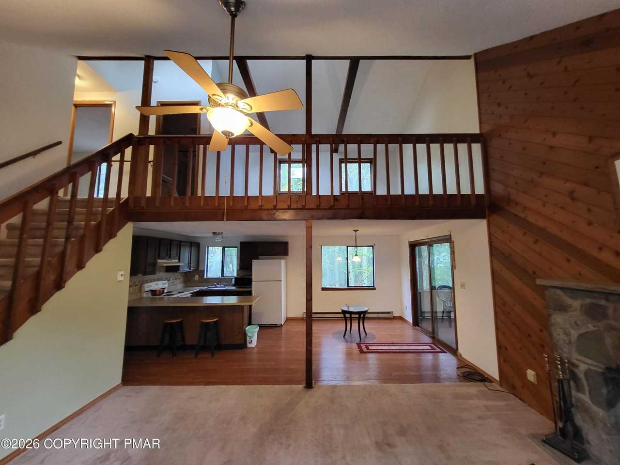 1109 Glasgow Ct - Photo 4 of 33