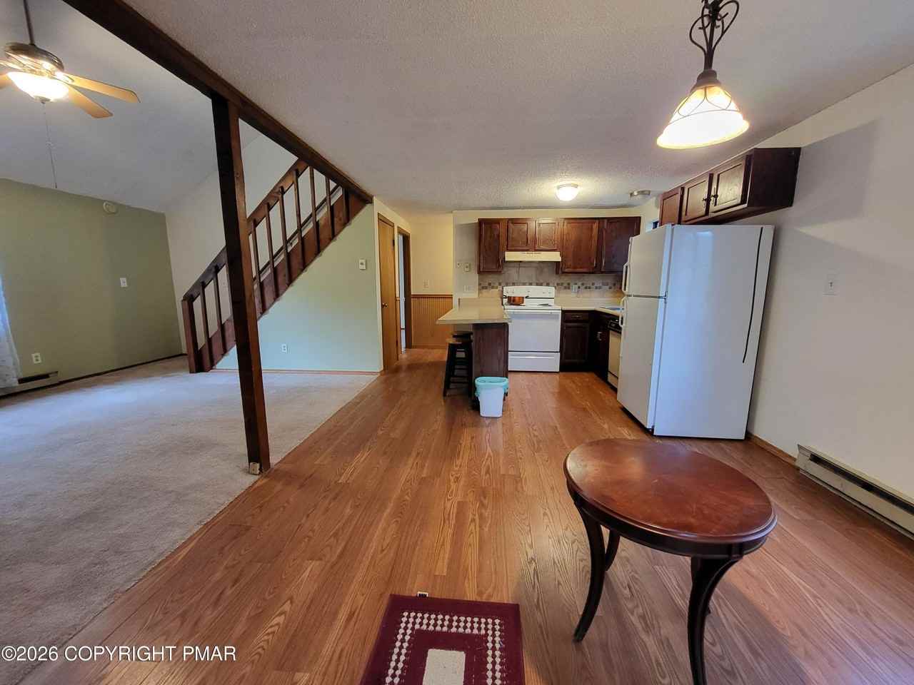 1109 Glasgow Ct - Photo 5 of 33
