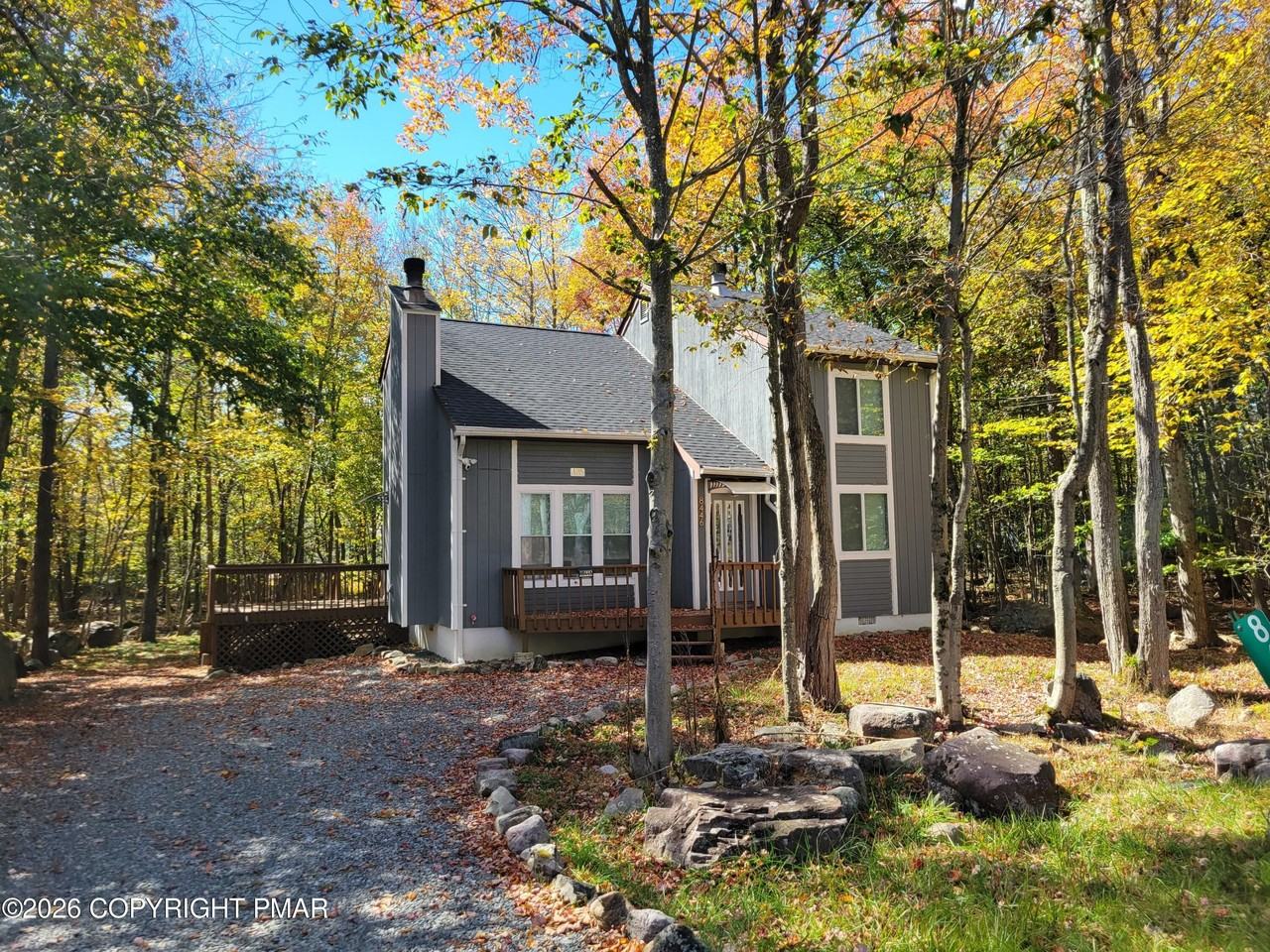 8446 Bear Trail Dr - Photo 4 of 33