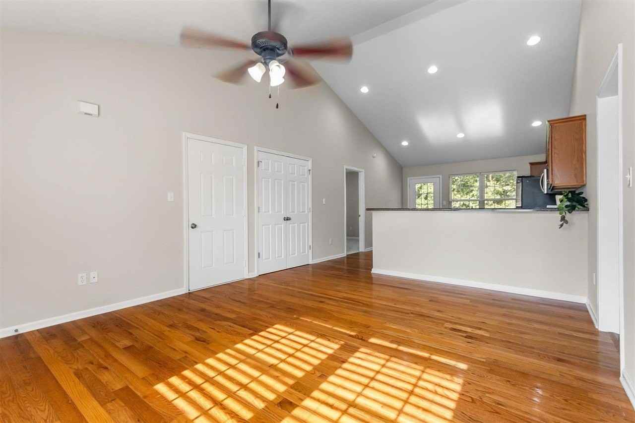 348 Pirates Cove Ln - Photo 4 of 38