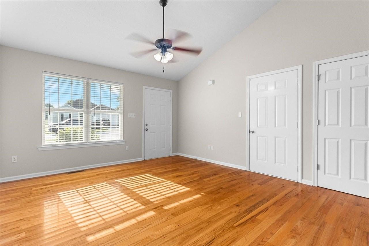 348 Pirates Cove Ln - Photo 6 of 38