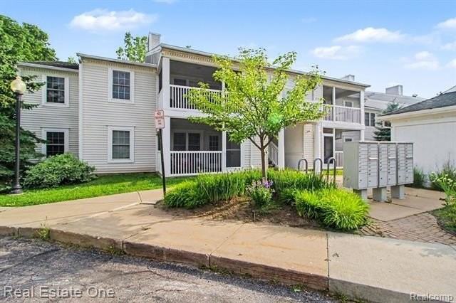2271 S Main St - Photo 4 of 37