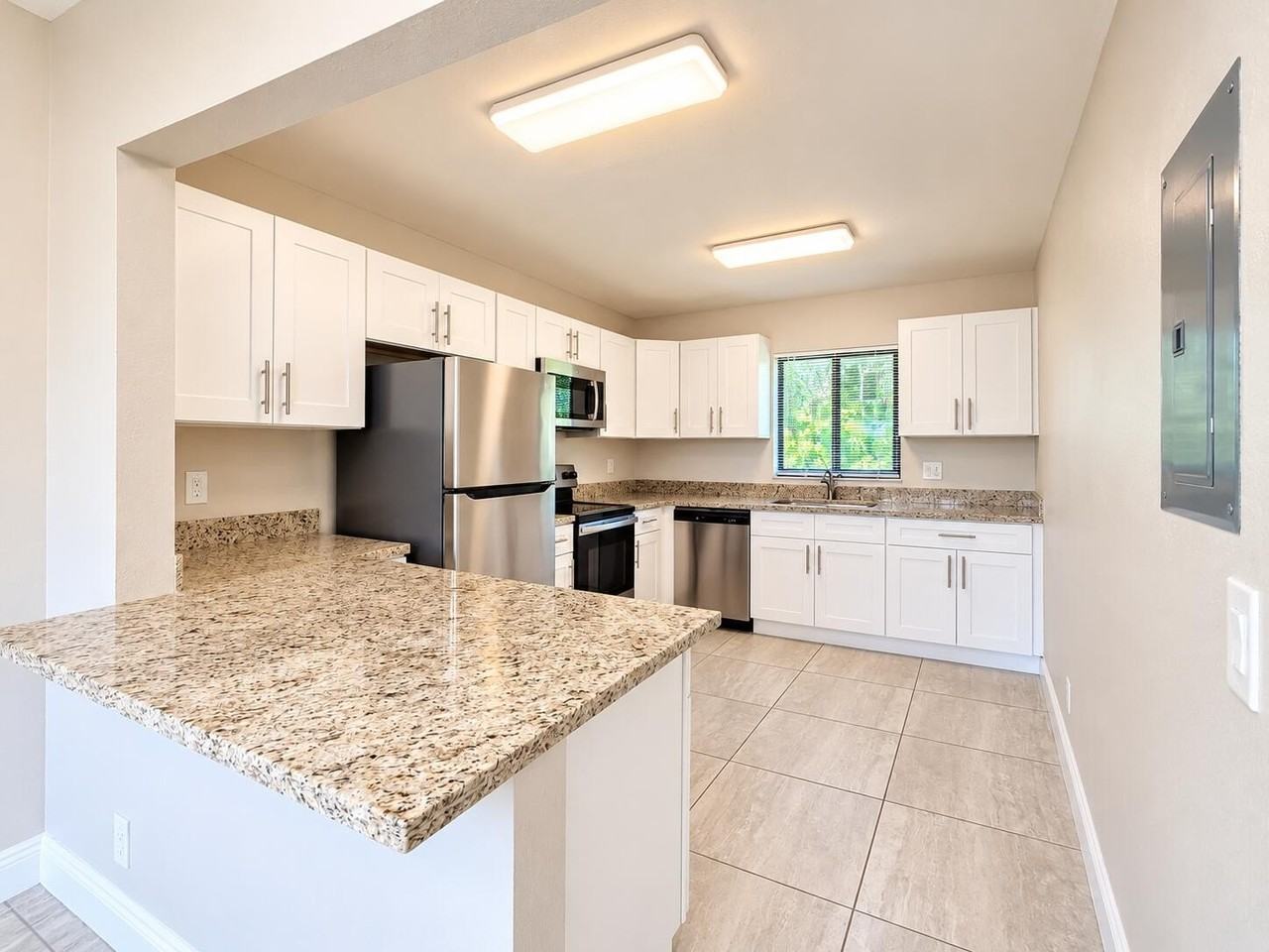 1515 N Federal Hwy #9 - Photo 2 of 12