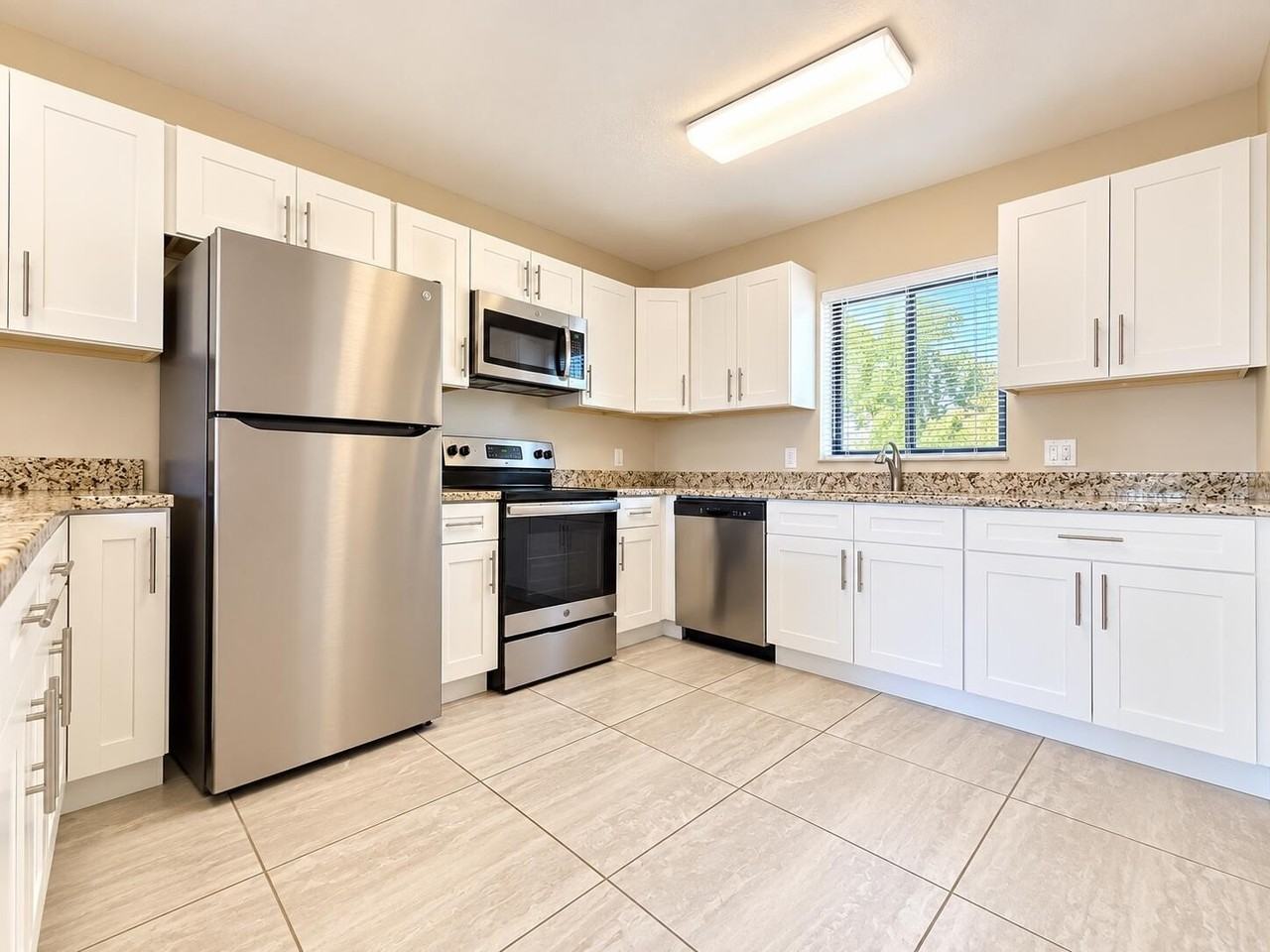1515 N Federal Hwy #9 - Photo 3 of 12