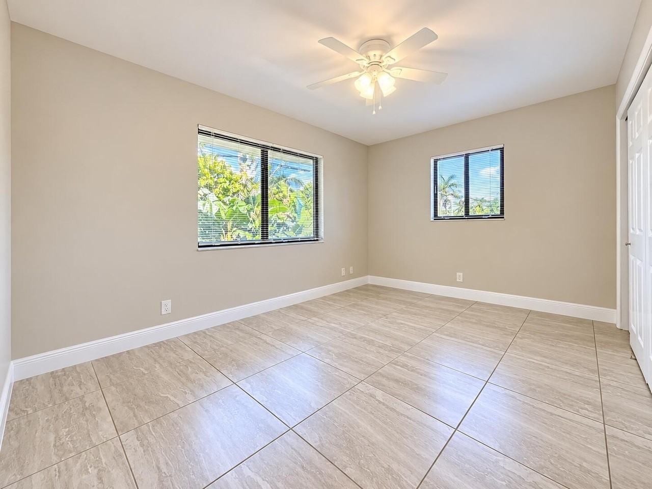 1515 N Federal Hwy #9 - Photo 4 of 12