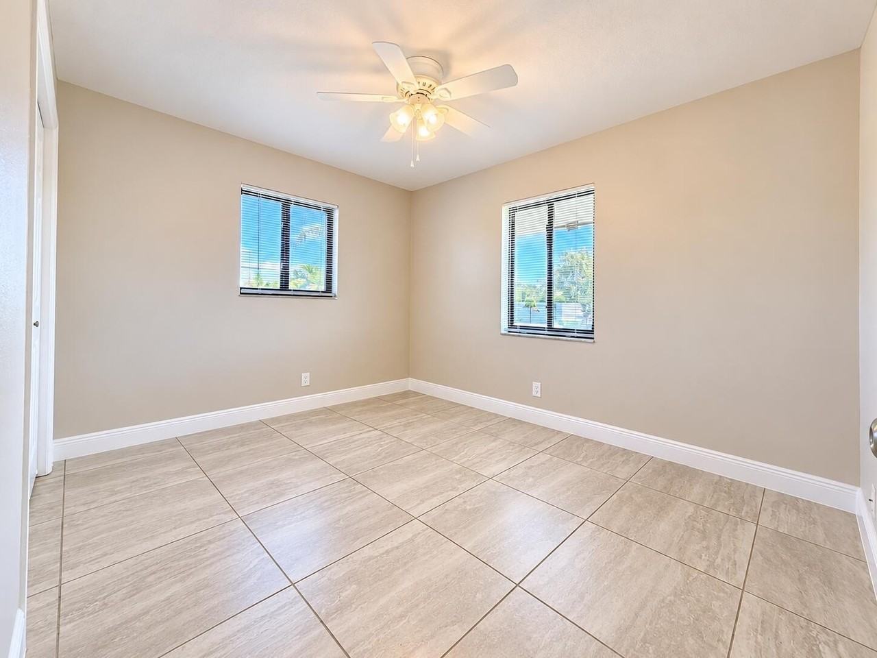 1515 N Federal Hwy #9 - Photo 7 of 12