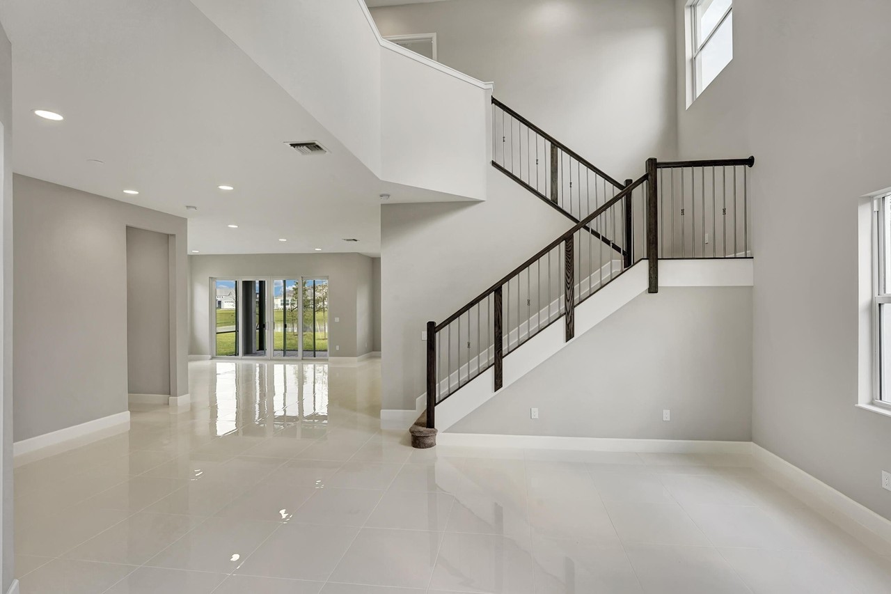 4630 Woodland Way - Photo 5 of 50
