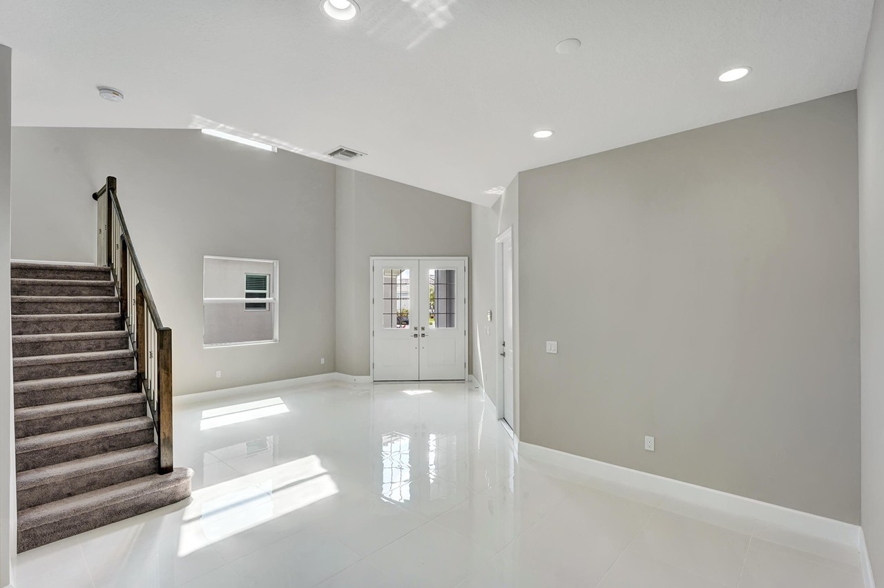 4630 Woodland Way - Photo 7 of 50