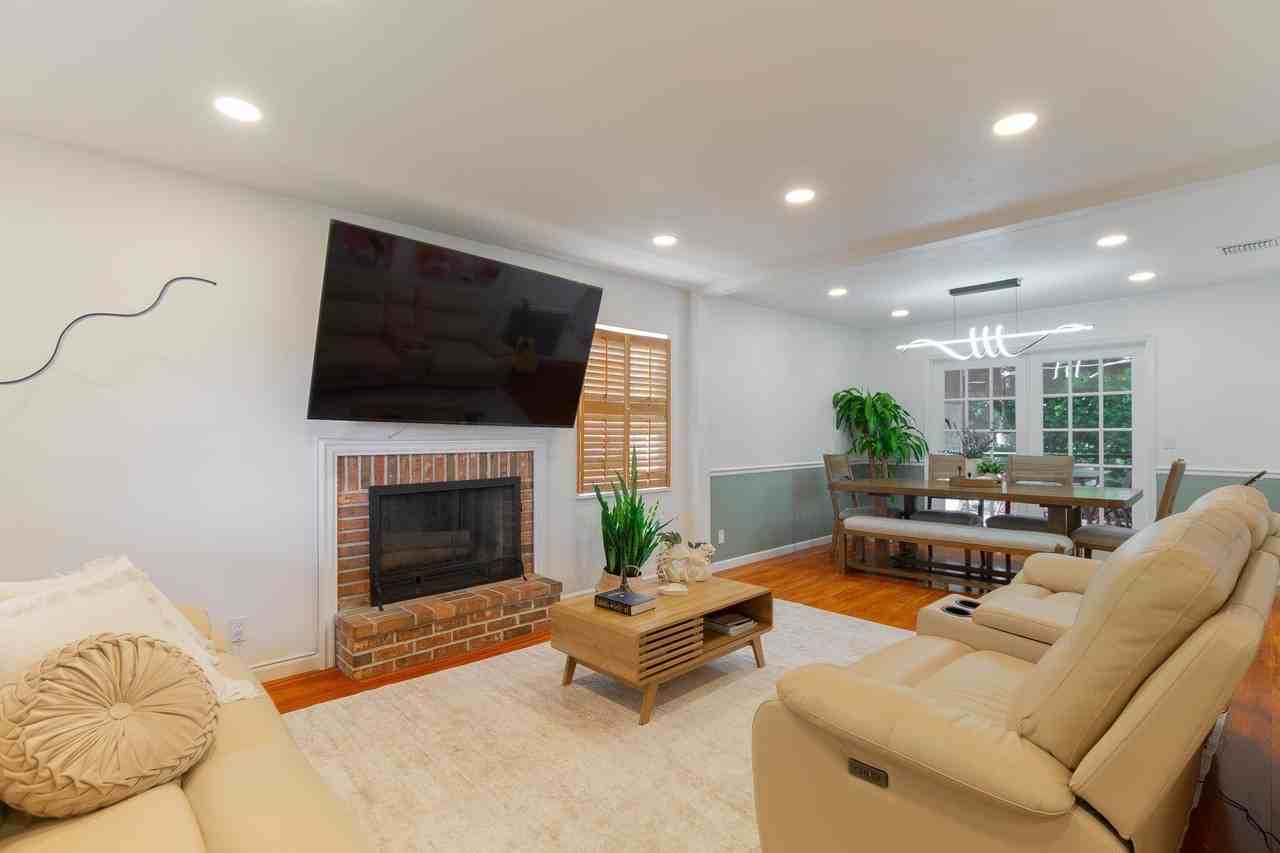 1551 Wyndcliff Dr - Photo 7 of 38
