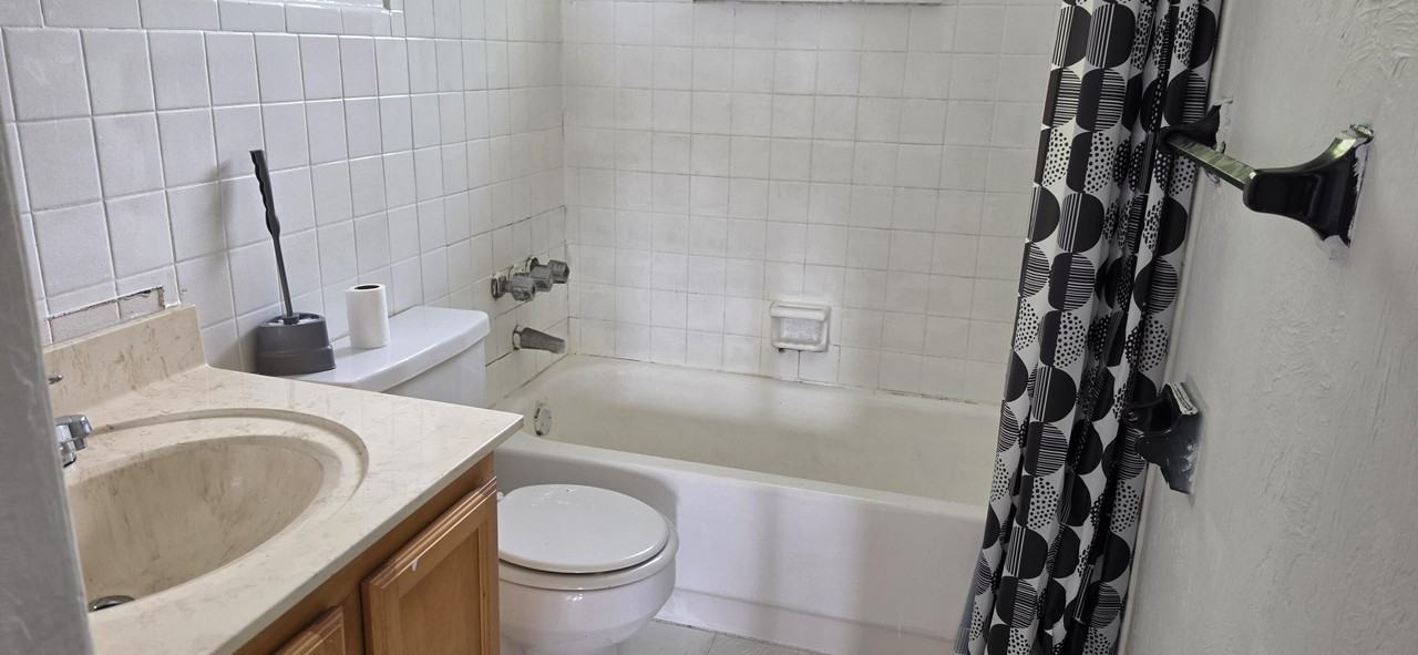 499 Las Palmas Cir - Photo 7 of 8