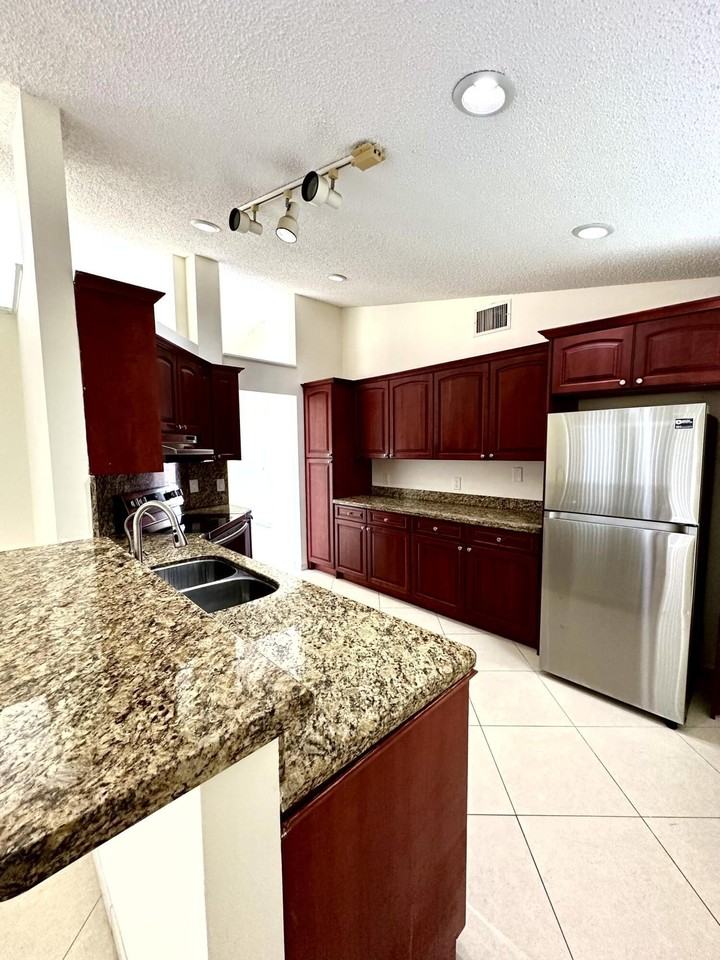 9671 Tavernier Dr - Photo 5 of 27