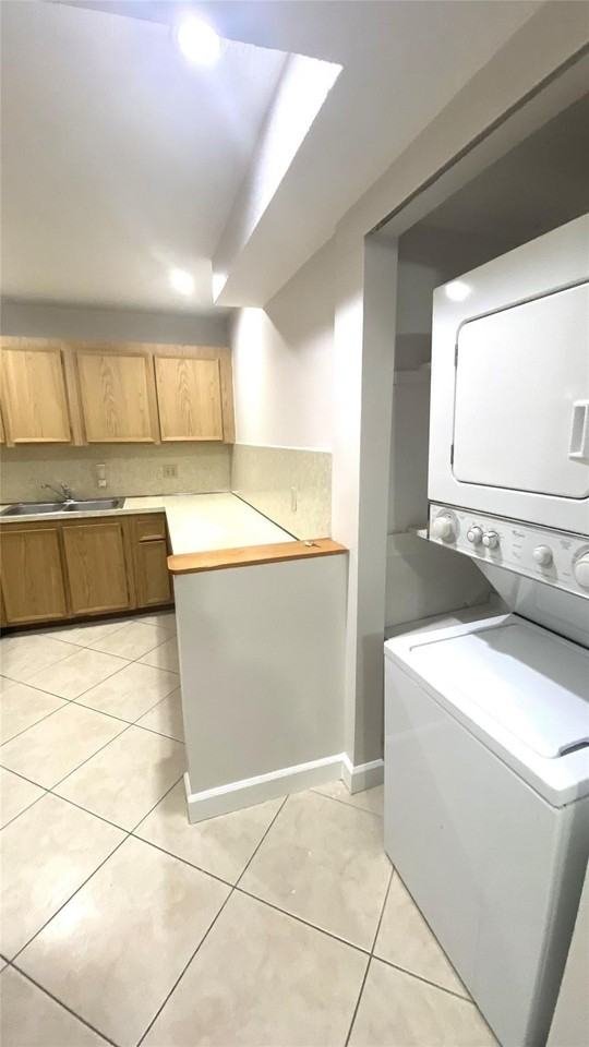 733 Se 1st Way #302 - Photo 5 of 18