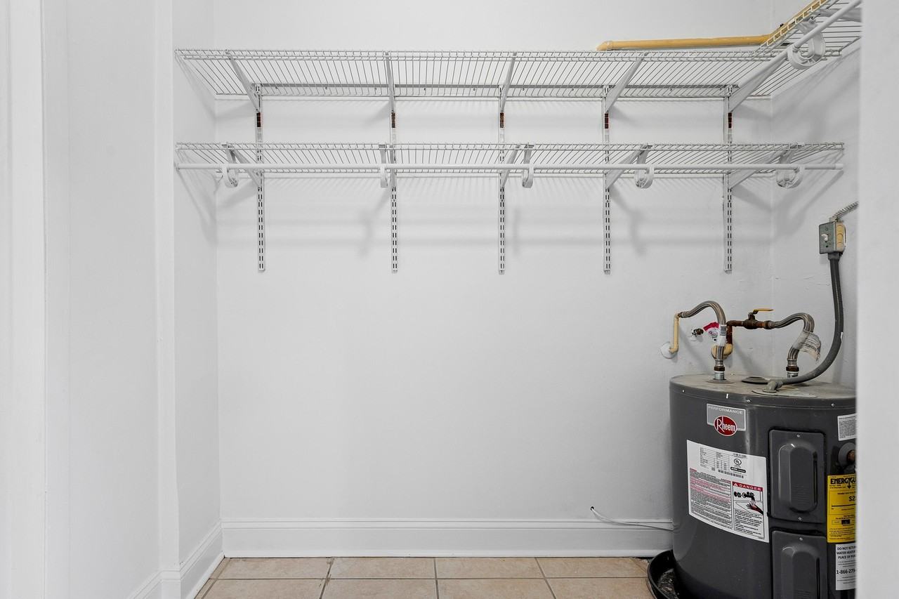 391 Se 19th Ave #8 - Photo 7 of 12