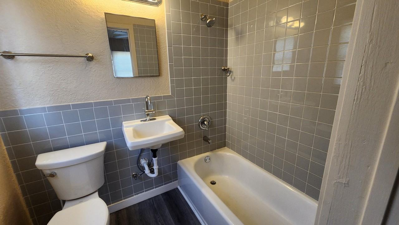 609 Sw 4th Ave #4 - Photo 7 of 20