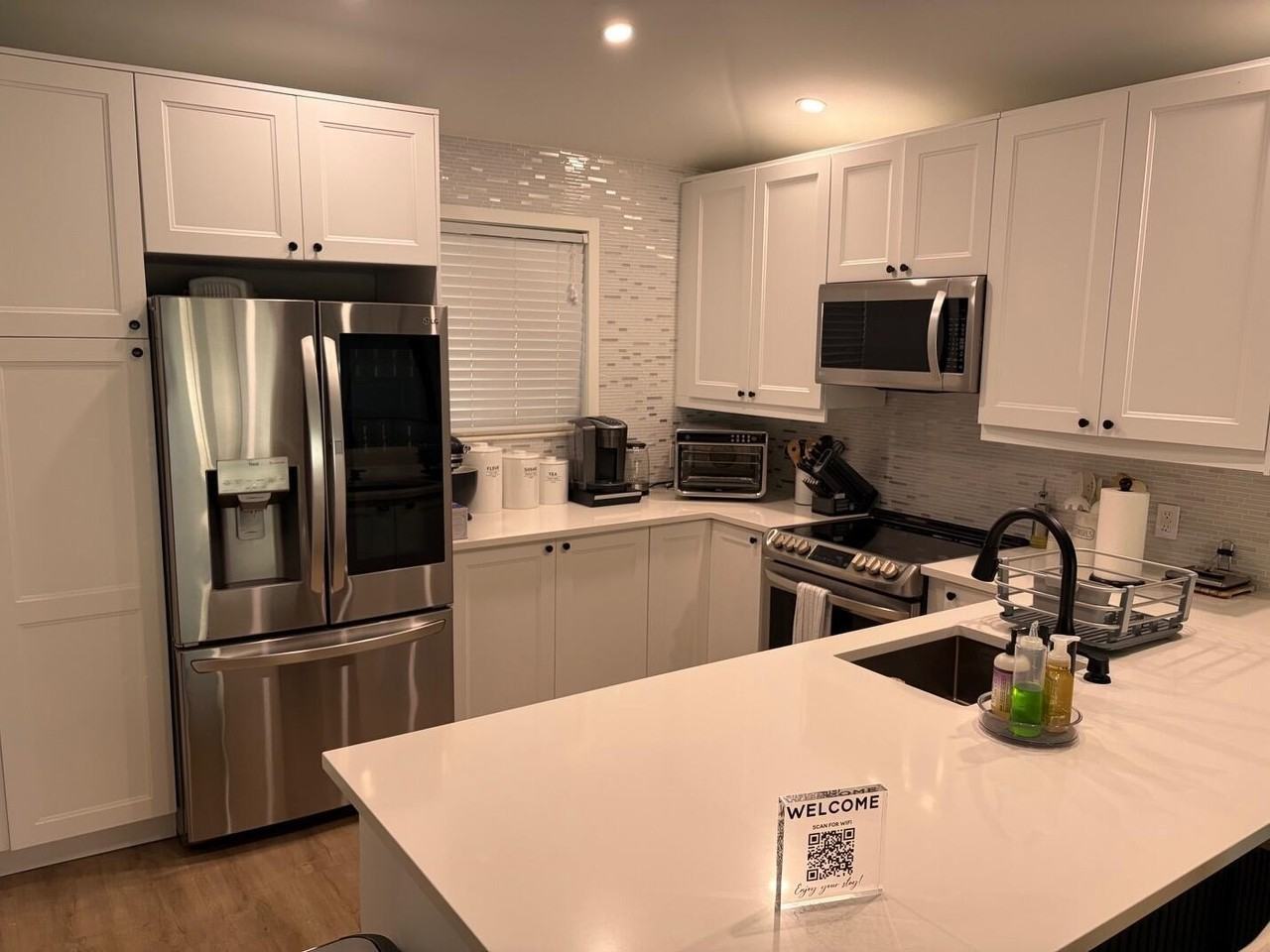 202 Club Dr - Photo 3 of 24