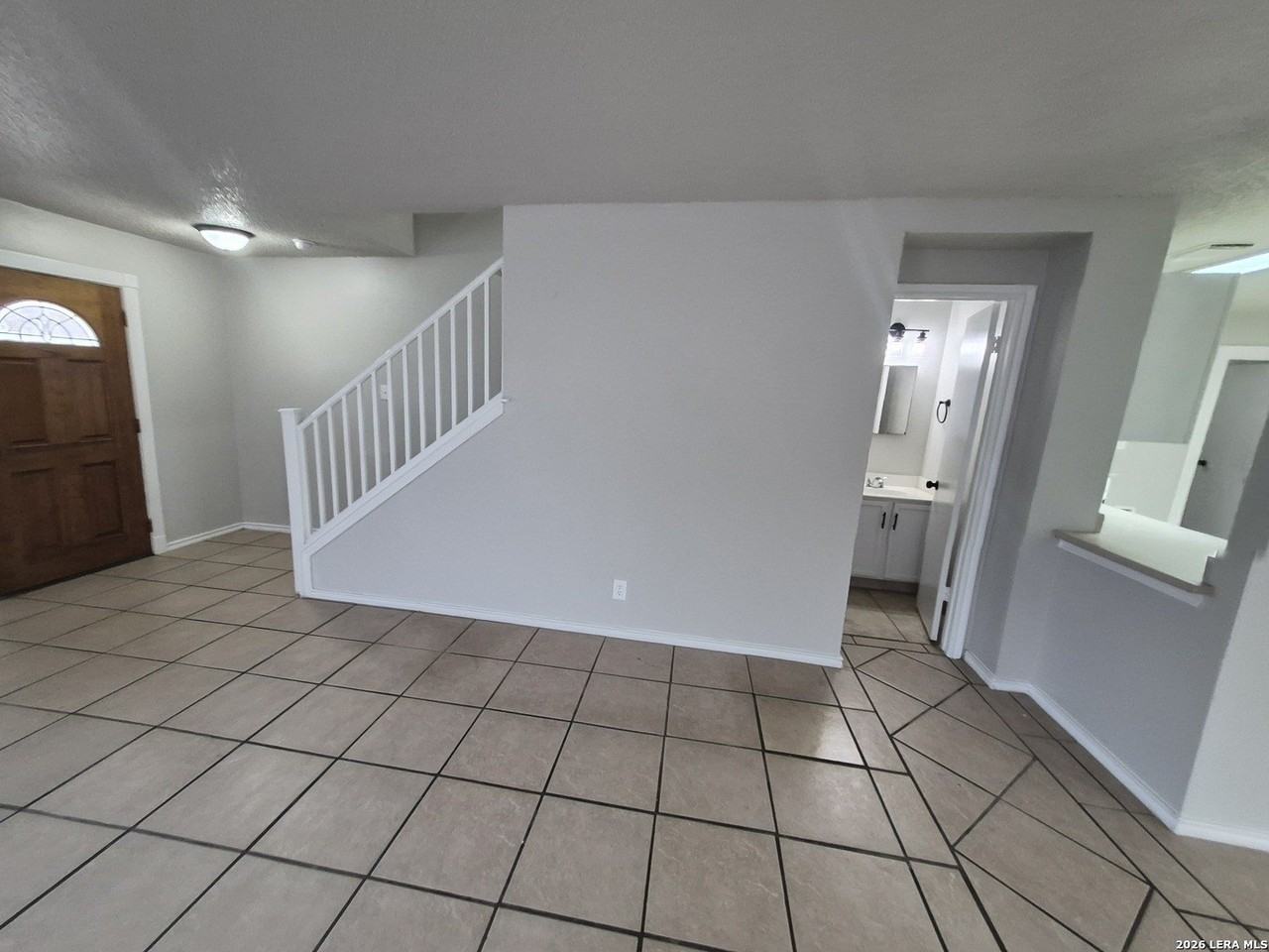 8043 Chestnut Manor Dr - Photo 5 of 44