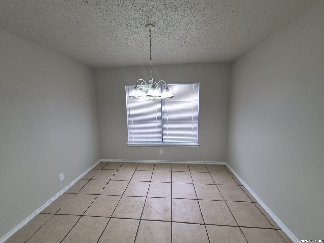 8043 Chestnut Manor Dr - Photo 7 of 44
